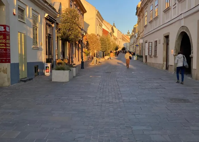 Apartamento White Nest Pécs